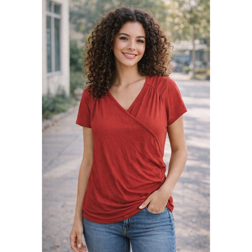 Nic & Zoe Surplice Tee T Shirt Red V-Neck Short Sleeve Casual SAMPLE Size M NWT